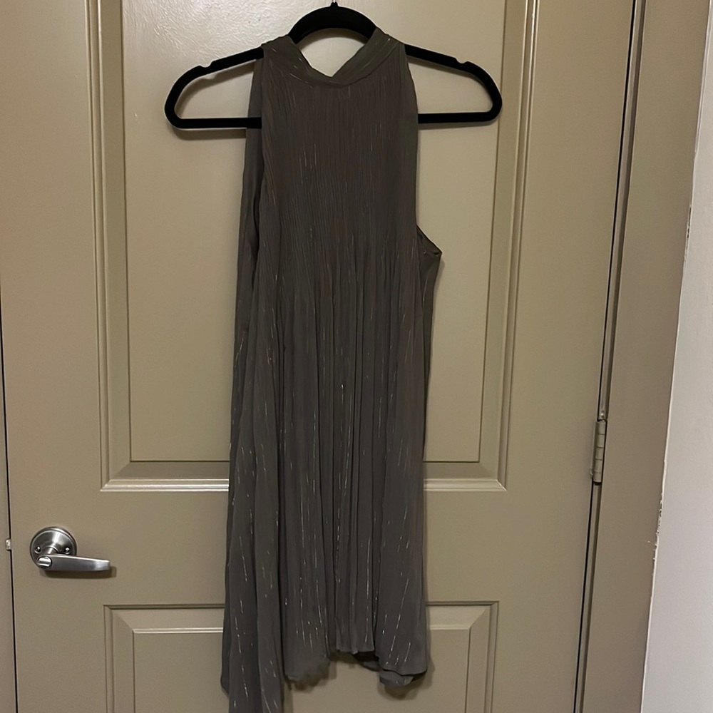 PLEATED GREEN AND GOLD
